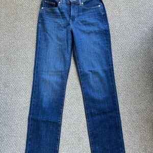 Women's Straight Leg Jeans in Deep Blue Wash